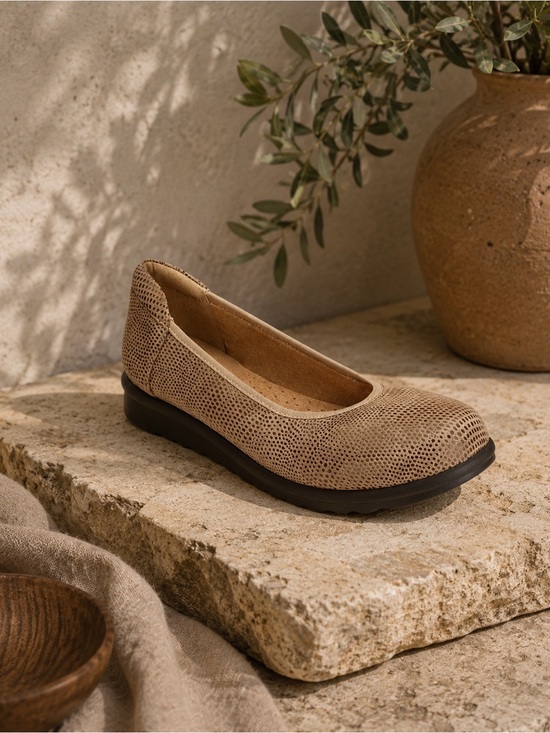 Vaneli Shoes - Vaneli Printed Leather Wedge Pumps Donia Taupe Tan Slip On Loafers Size 7.5
